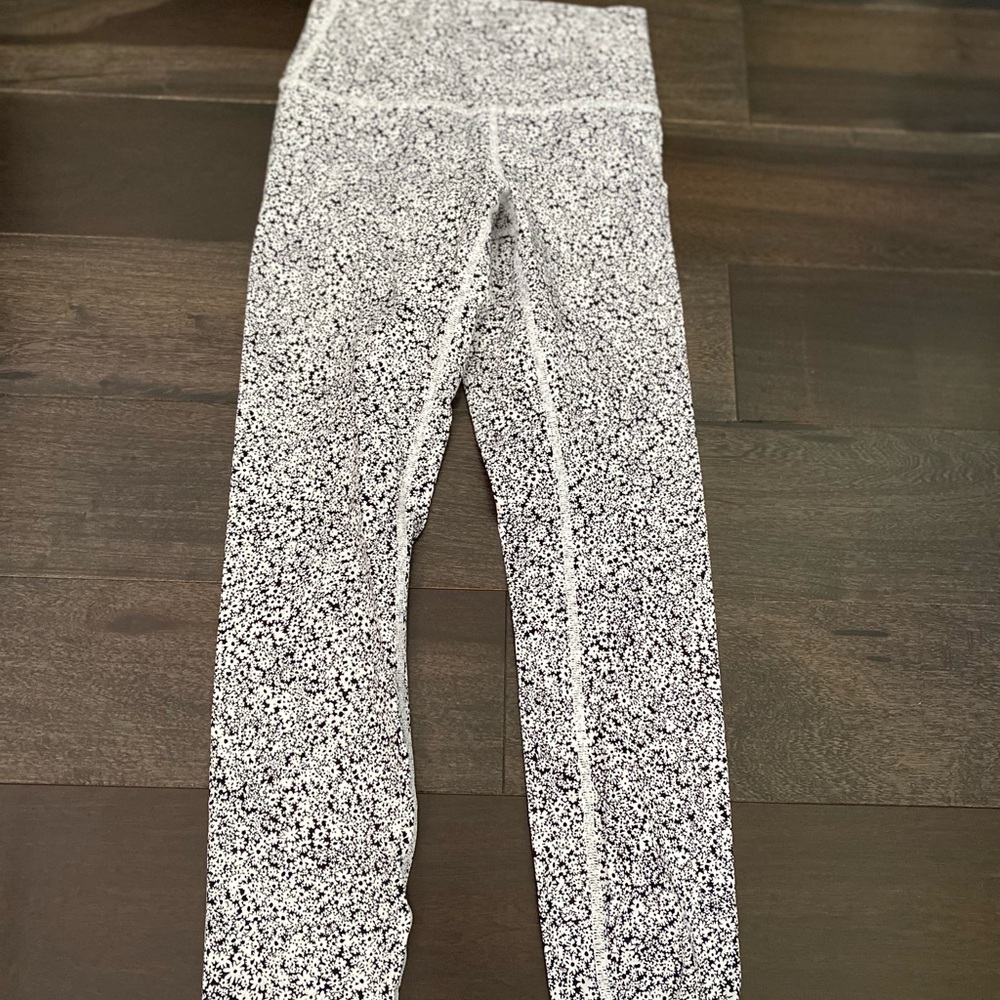 Lululemon leggings cute print